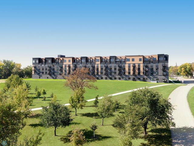 505 OAK Street N 509, Fargo, ND 58102