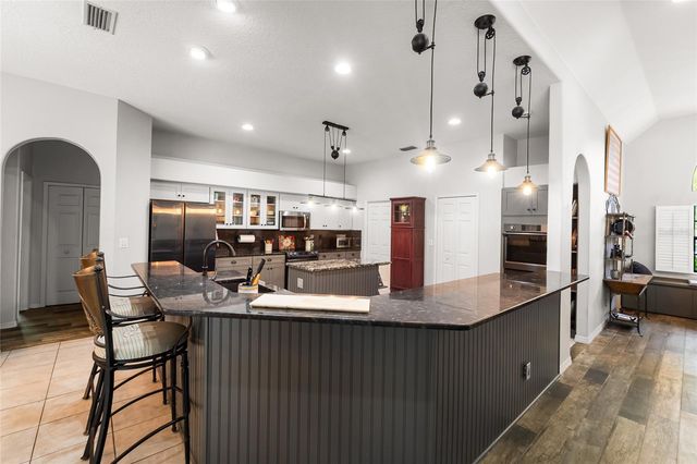 1012 KINGSBOROUGH GARDENS COURT, Lutz, FL 33548