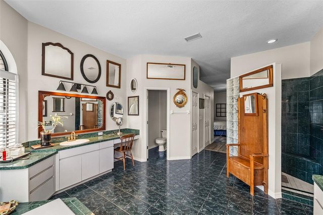 1012 KINGSBOROUGH GARDENS COURT, Lutz, FL 33548