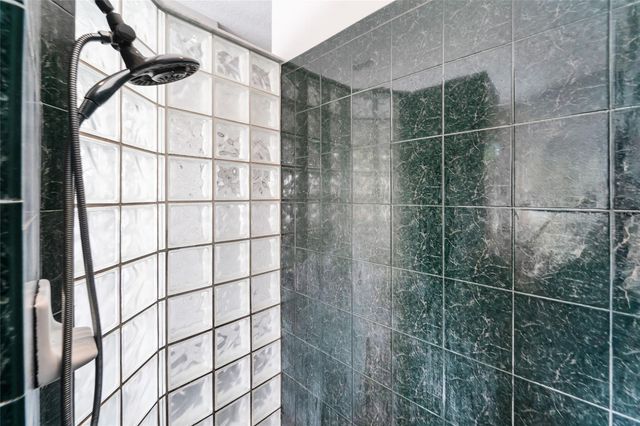 1012 KINGSBOROUGH GARDENS COURT, Lutz, FL 33548