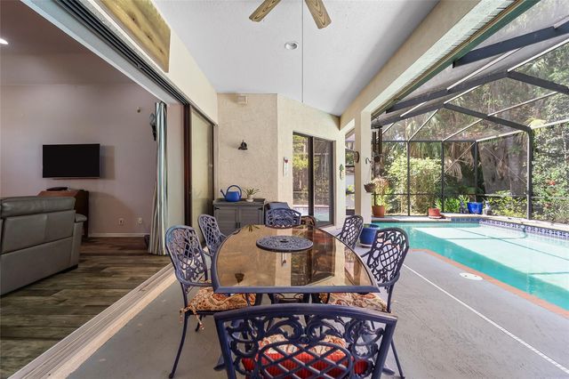 1012 KINGSBOROUGH GARDENS COURT, Lutz, FL 33548