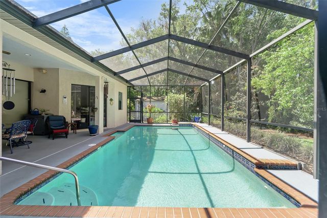 1012 KINGSBOROUGH GARDENS COURT, Lutz, FL 33548