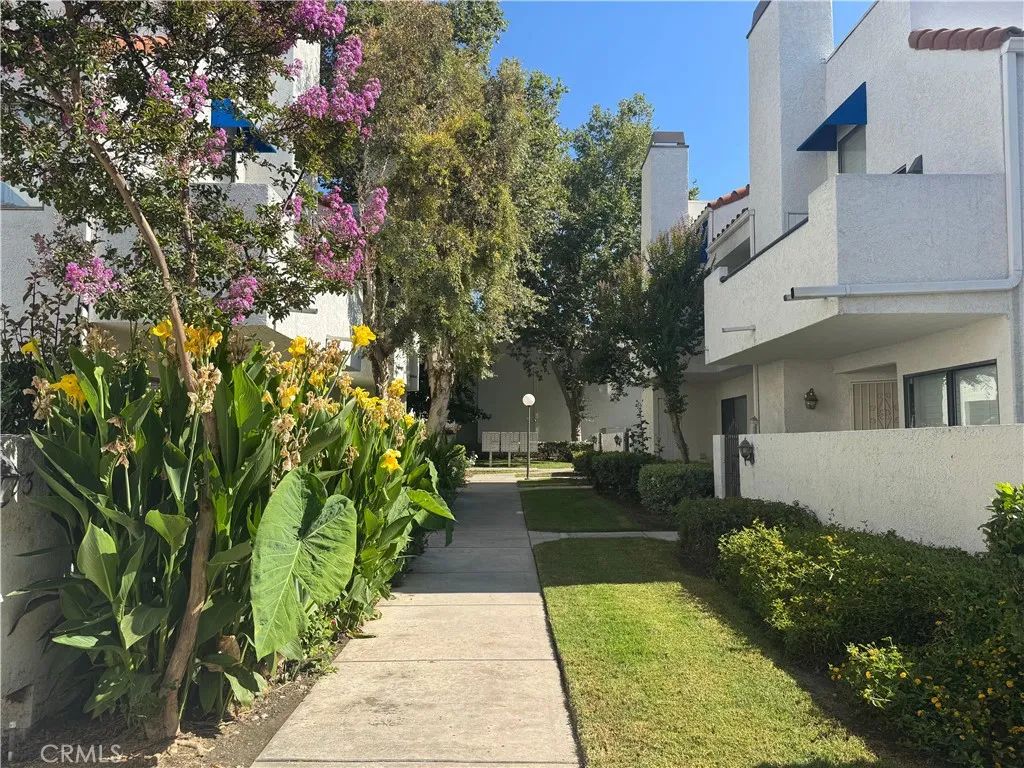 372 Park Shadow Court 44, Baldwin Park, CA 91706