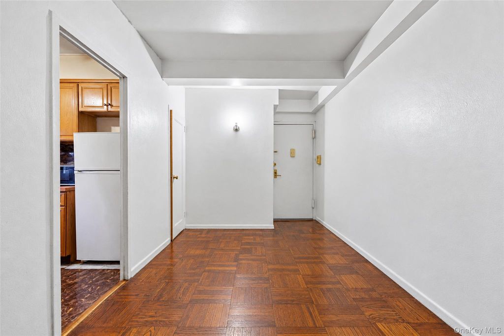 1651 Metropolitan Avenue 5H, Bronx, NY 10462 — photo 5