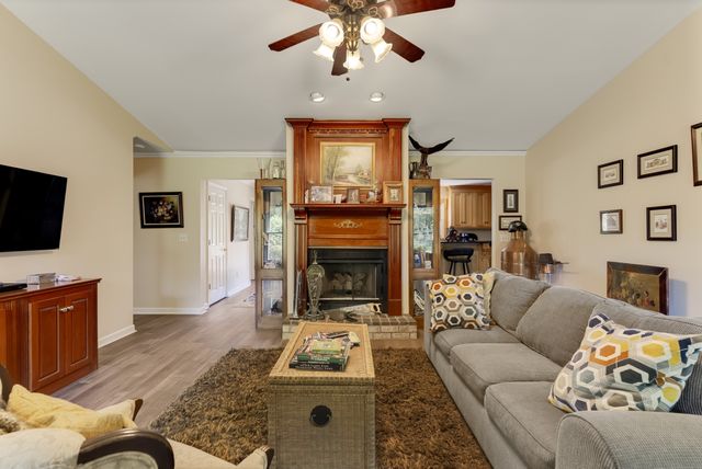 2740 Critz Ln, Thompsons Station, TN 37179