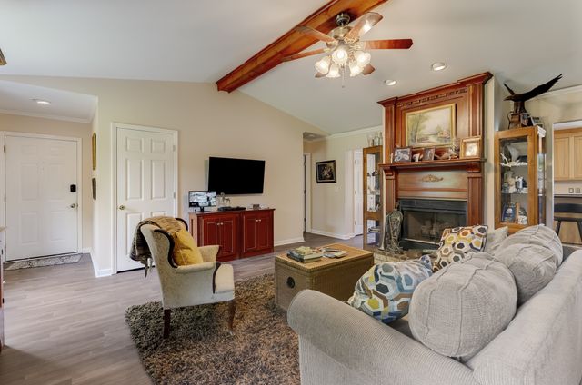 2740 Critz Ln, Thompsons Station, TN 37179