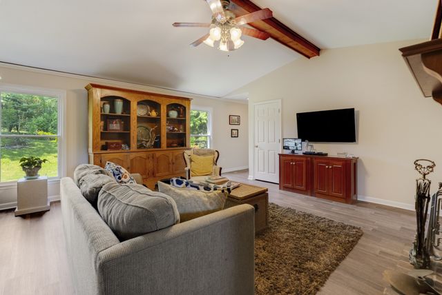 2740 Critz Ln, Thompsons Station, TN 37179