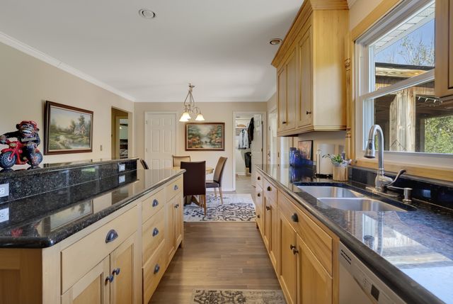 2740 Critz Ln, Thompsons Station, TN 37179