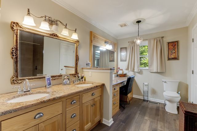2740 Critz Ln, Thompsons Station, TN 37179