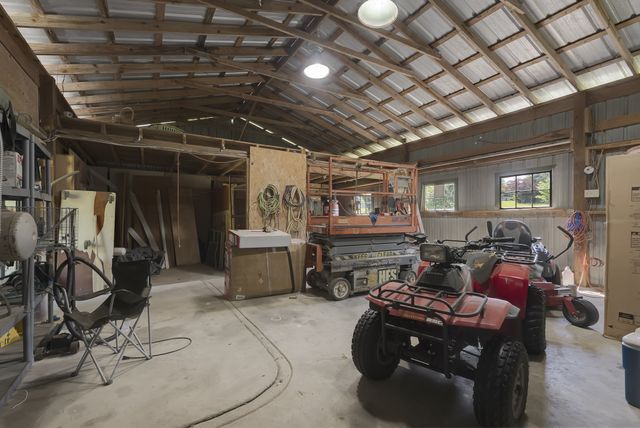 2740 Critz Ln, Thompsons Station, TN 37179
