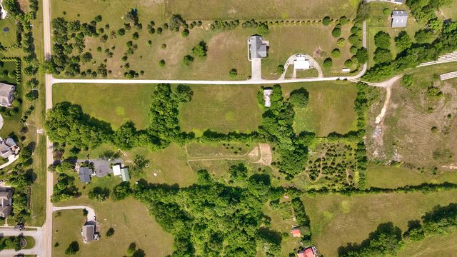 2740 Critz Ln, Thompsons Station, TN 37179