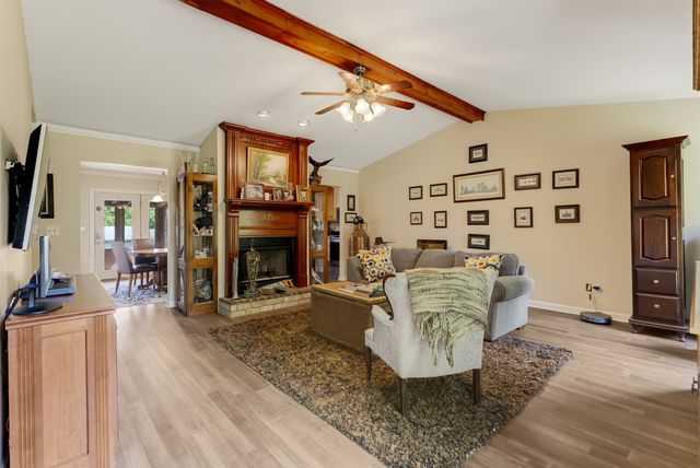 2740 Critz Ln, Thompsons Station, TN 37179