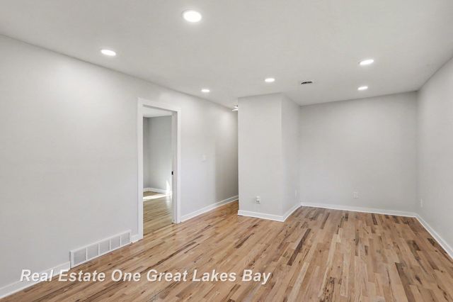 1127 Owen Street, Saginaw, MI 48601