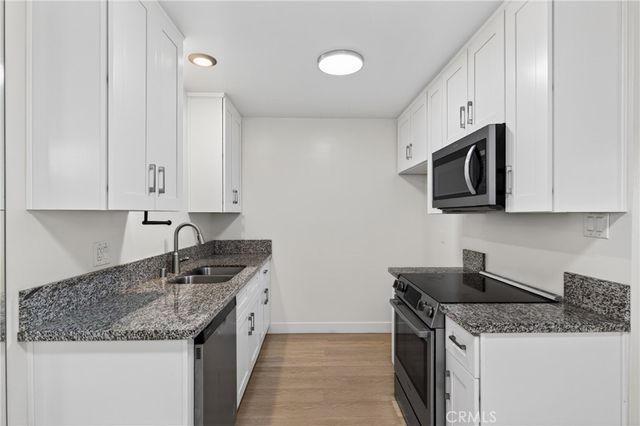 144 11th A, Seal Beach, CA 90740
