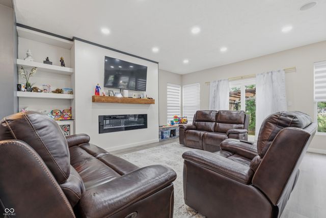 8522 Bravestone Way, Indianapolis, IN 46239