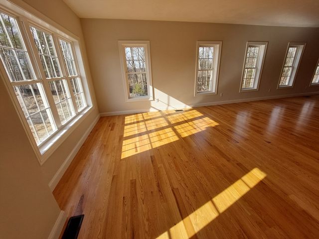 23A Crownshield 23A, Uxbridge, MA 01569