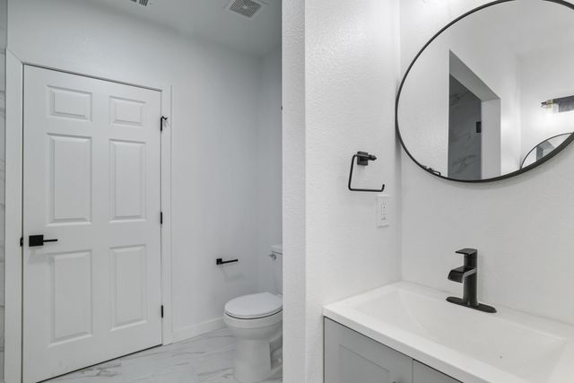 2916 Travis Avenue, Fort Worth, TX 76110