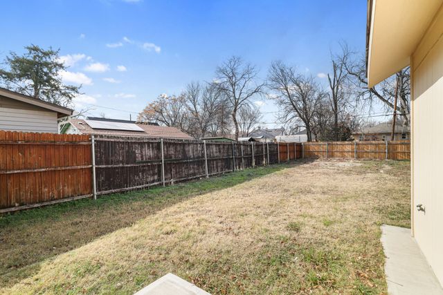 2916 Travis Avenue, Fort Worth, TX 76110