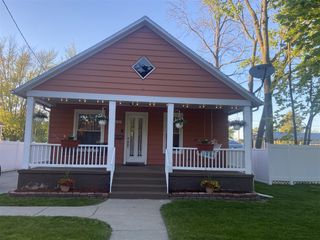 1180 W Grand Avenue, Muskegon, MI 49441