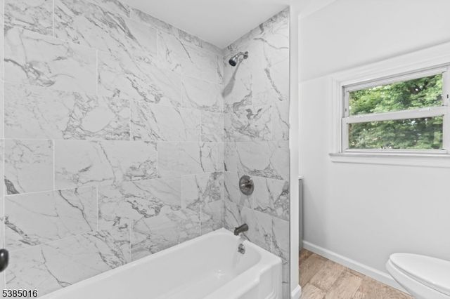 18 Farmingdale Ave, Bloomfield Twp., NJ 07003