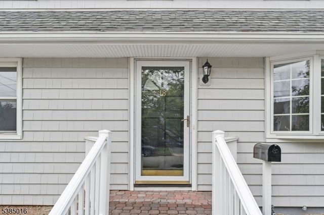 18 Farmingdale Ave, Bloomfield Twp., NJ 07003