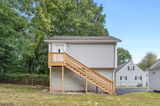 18 Farmingdale Ave, Bloomfield Twp., NJ 07003