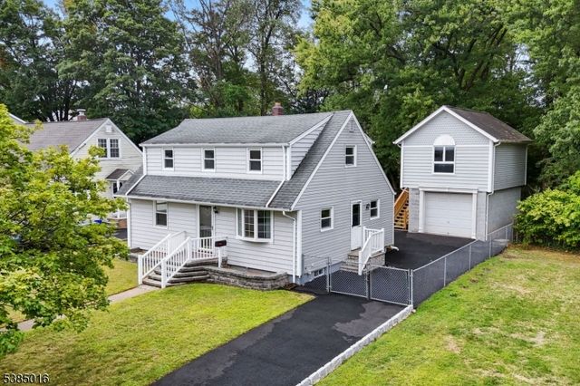 18 Farmingdale Ave, Bloomfield Twp., NJ 07003