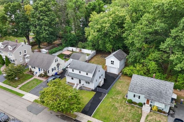 18 Farmingdale Ave, Bloomfield Twp., NJ 07003