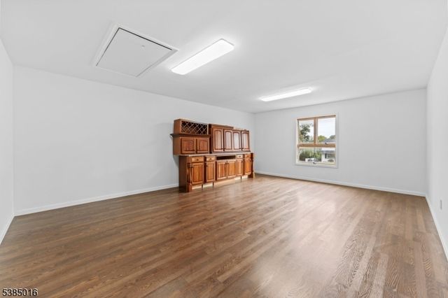 18 Farmingdale Ave, Bloomfield Twp., NJ 07003