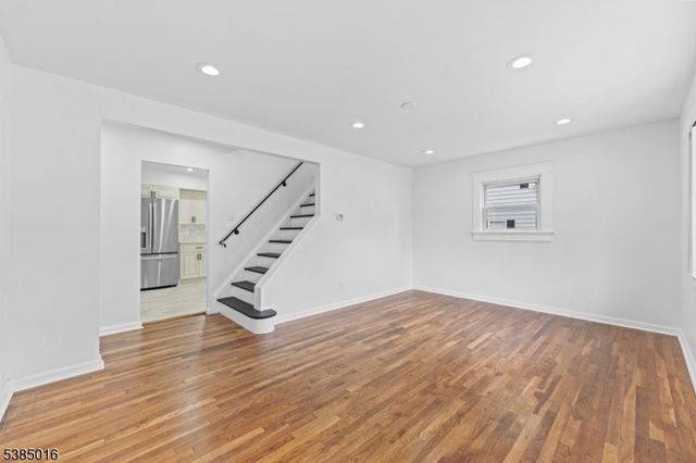 18 Farmingdale Ave, Bloomfield Twp., NJ 07003