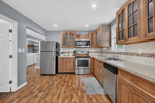 298 Ackerson Lake Drive, Jackson, MI 49201
