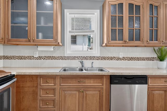 298 Ackerson Lake Drive, Jackson, MI 49201