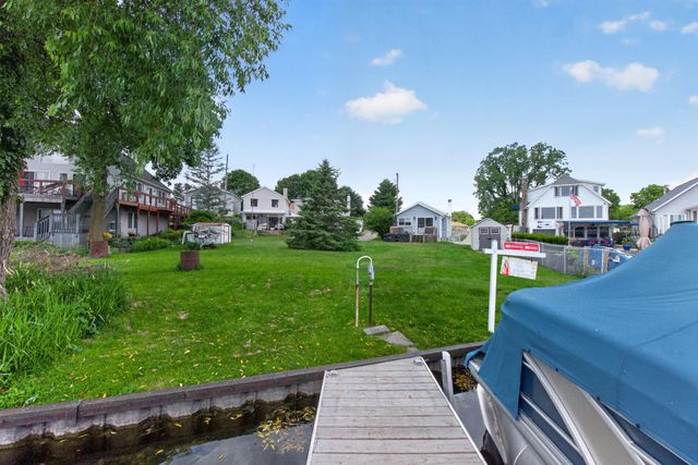 298 Ackerson Lake Drive, Jackson, MI 49201