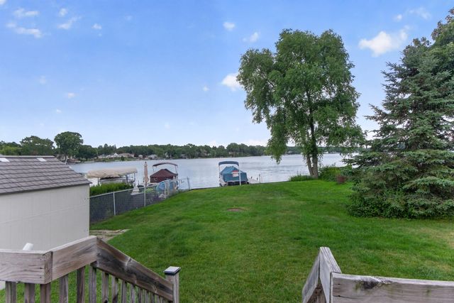 298 Ackerson Lake Drive, Jackson, MI 49201