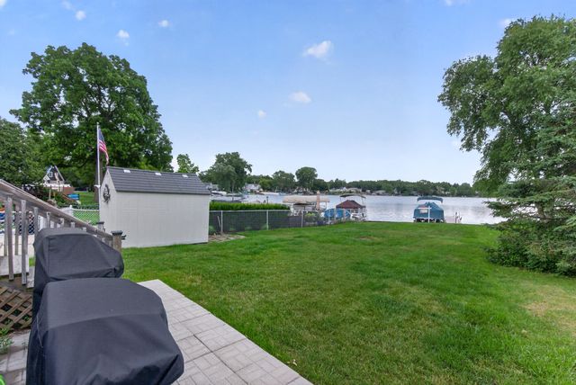 298 Ackerson Lake Drive, Jackson, MI 49201