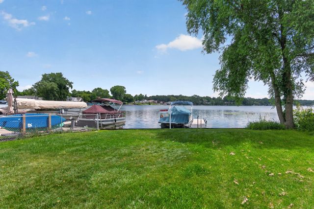 298 Ackerson Lake Drive, Jackson, MI 49201