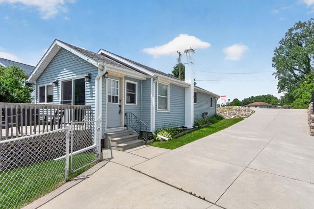 298 Ackerson Lake Drive, Jackson, MI 49201