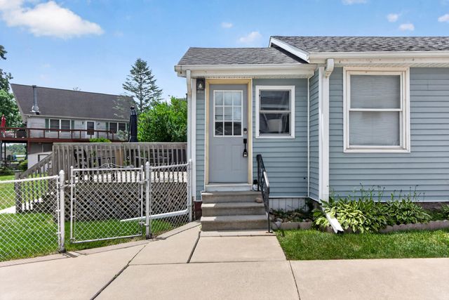 298 Ackerson Lake Drive, Jackson, MI 49201