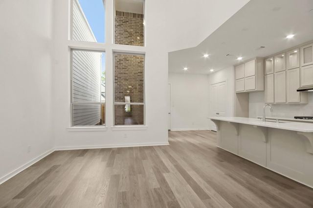 333 Fields Lane, Montgomery, TX 77316