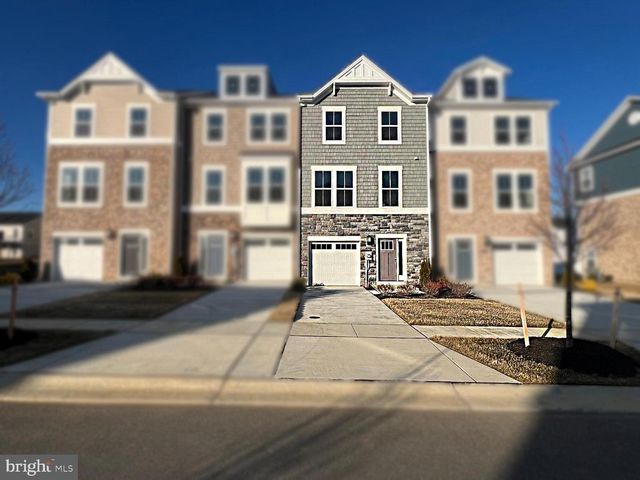 10999 BARNARD PL, White Plains, MD 20695