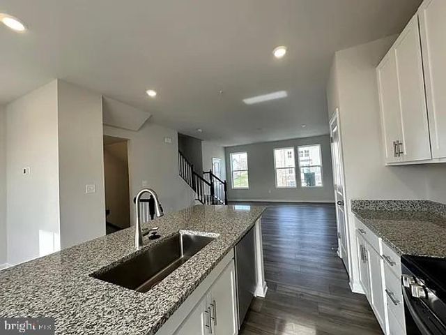 10999 BARNARD PL, White Plains, MD 20695