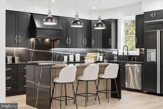 5047 MACARTHUR BLVD NW, Washington, DC 20016