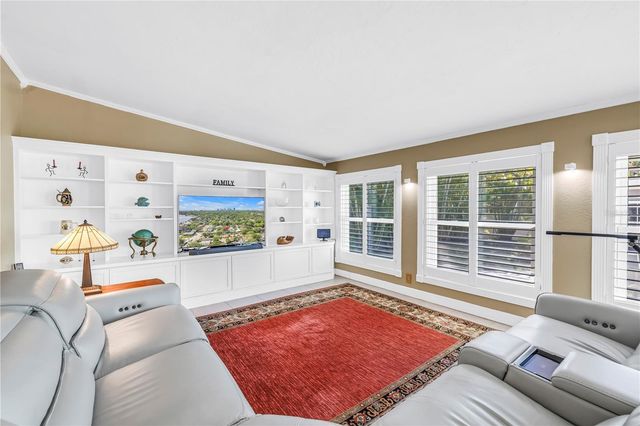 126 30TH AVENUE N, St Petersburg, FL 33704