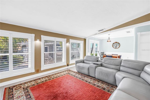 126 30TH AVENUE N, St Petersburg, FL 33704