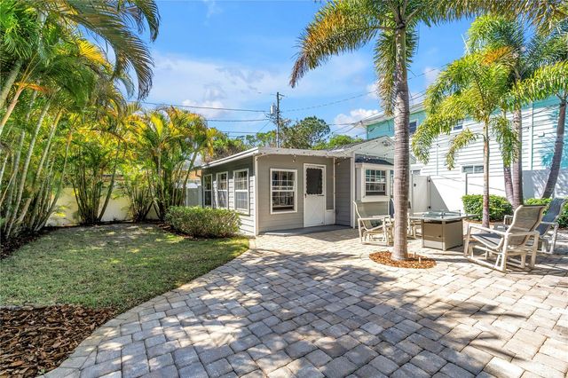 126 30TH AVENUE N, St Petersburg, FL 33704