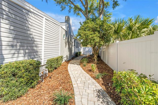 126 30TH AVENUE N, St Petersburg, FL 33704