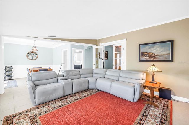 126 30TH AVENUE N, St Petersburg, FL 33704