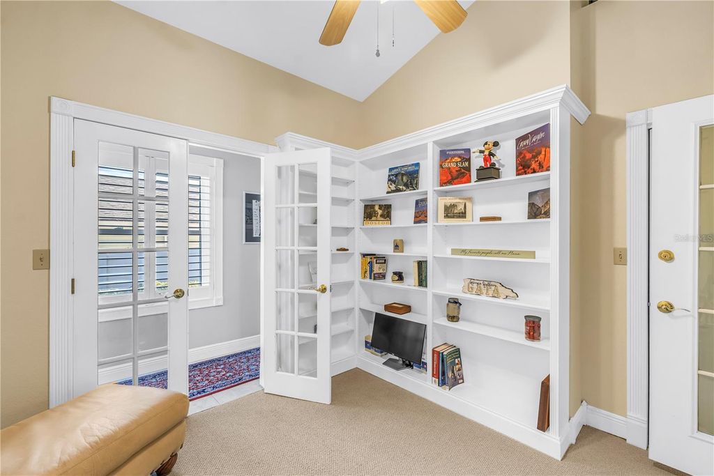 Image 15 of property listing at 126 30TH AVENUE N, St Petersburg, FL 33704