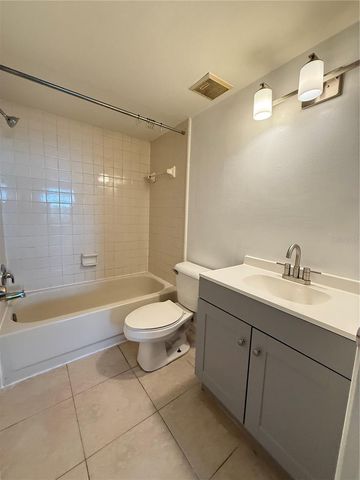 14308 HANGING MOSS CIRCLE 102, Tampa, FL 33613