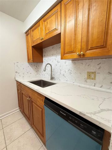 14308 HANGING MOSS CIRCLE 102, Tampa, FL 33613